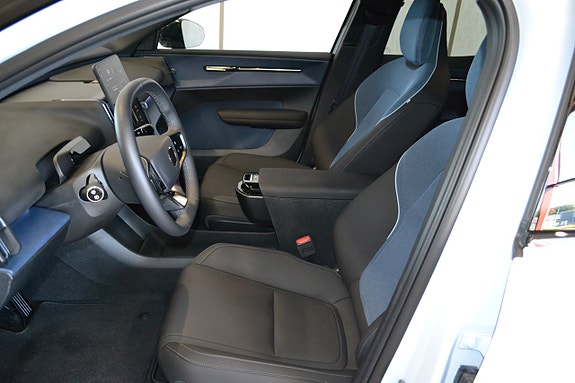 Volvo EX30 5 of 15
