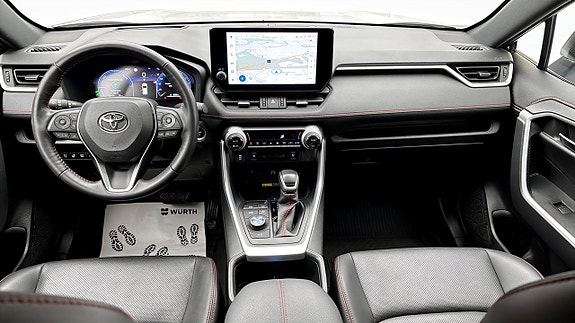Toyota RAV4 Plug-in Hybrid 10 of 12