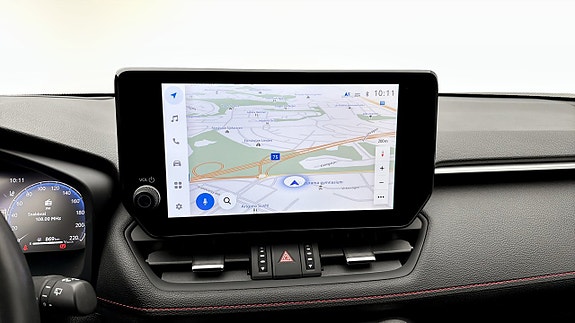 Toyota RAV4 Plug-in Hybrid 9 of 12