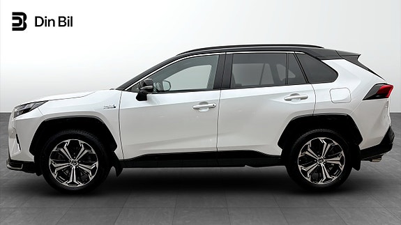 Toyota RAV4 Plug-in Hybrid 2 of 12