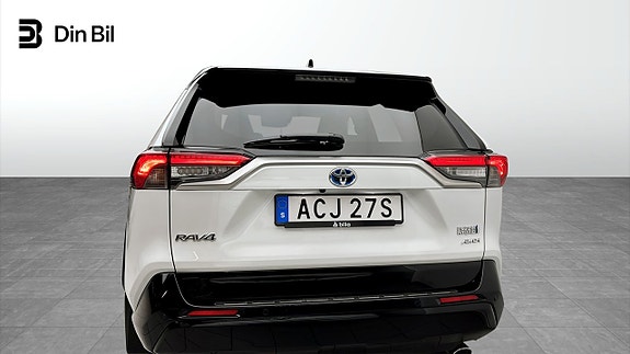 Toyota RAV4 Plug-in Hybrid 5 of 12