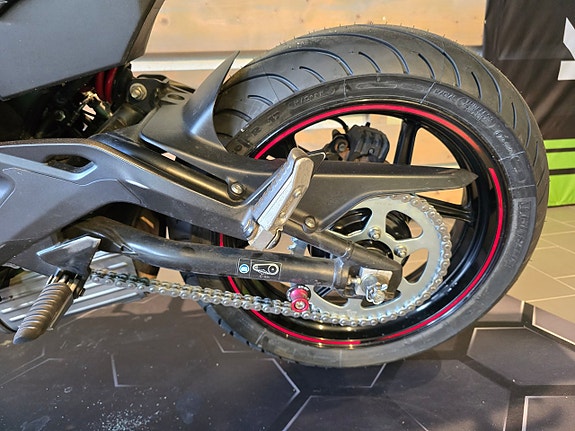 Kawasaki ER-6N 15 of 16