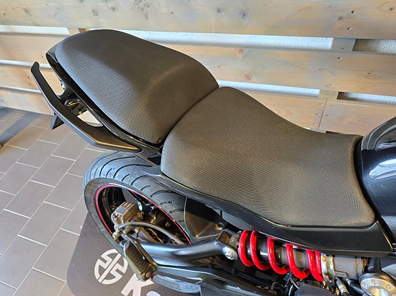 Kawasaki ER-6N 5 of 16