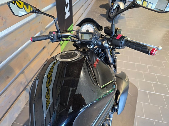 Kawasaki ER-6N 6 of 16