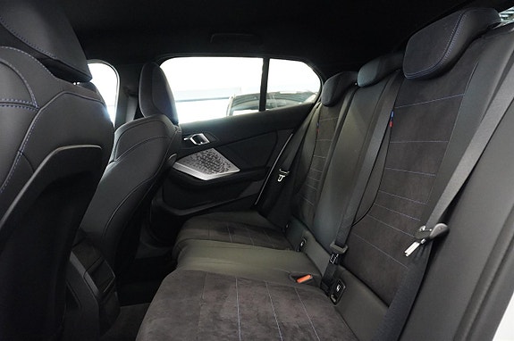 BMW 120 14 of 18