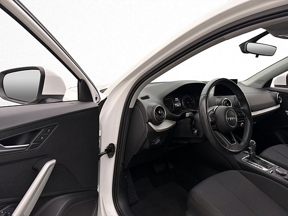 Audi Q2 10 of 29