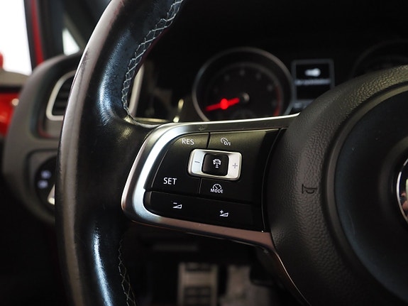 Volkswagen Golf I 19 of 21