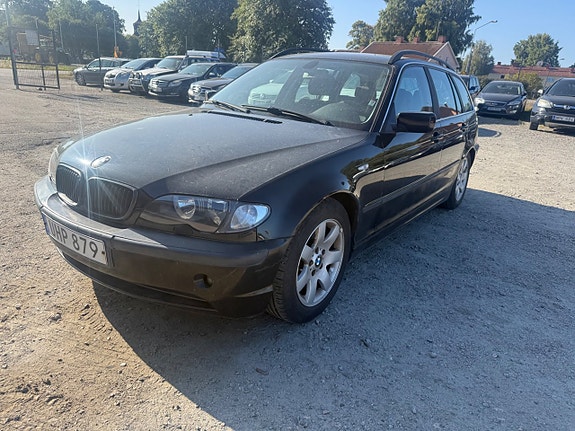 BMW 320i 2 of 7