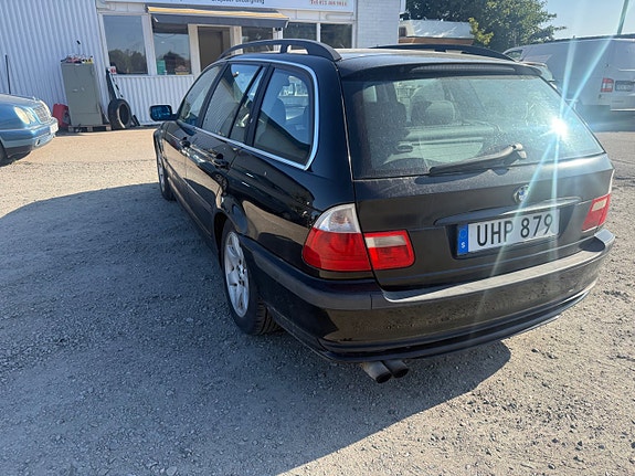 BMW 320i 6 of 7