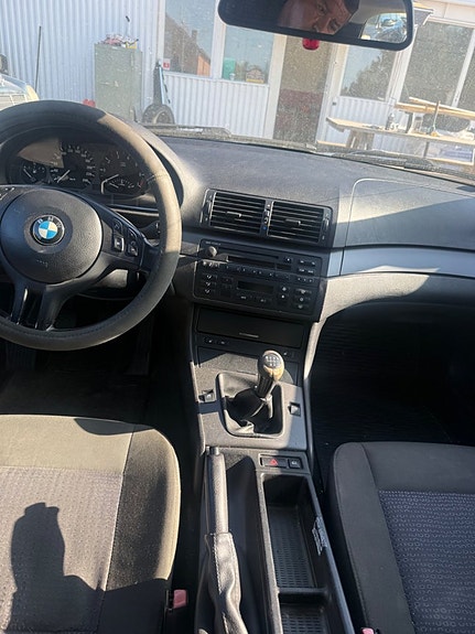 BMW 320i 7 of 7