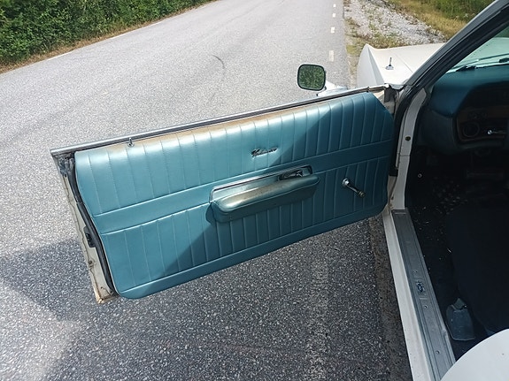 Ford Galaxie 16 of 17