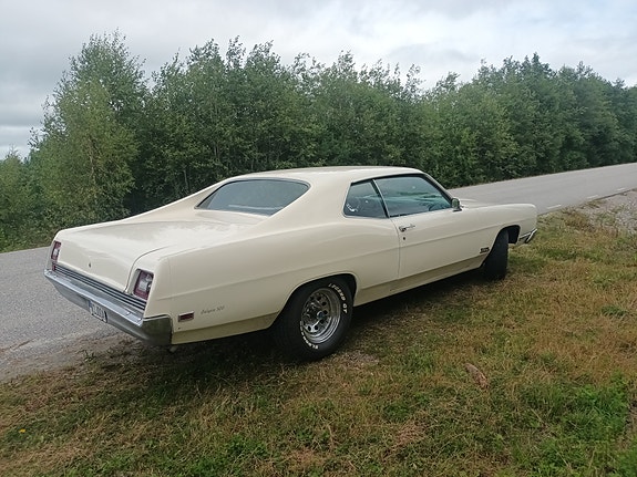 Ford Galaxie 5 of 17