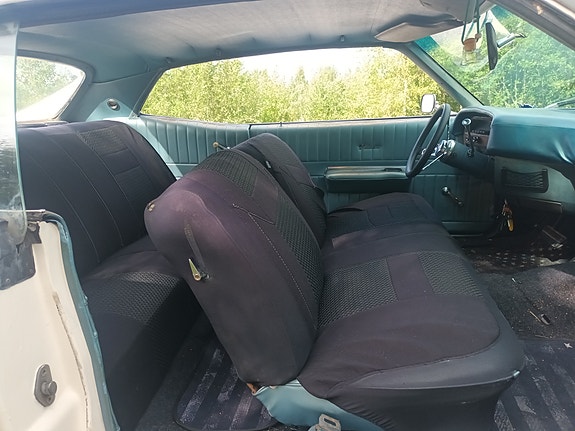 Ford Galaxie 13 of 17