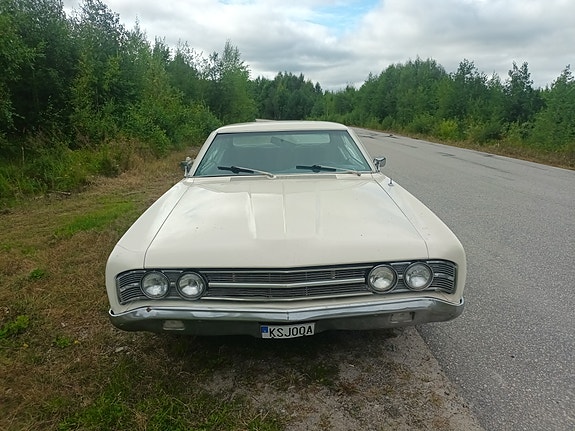 Ford Galaxie 3 of 17