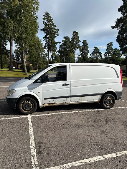 Mercedes-Benz Vito 109 2 of 4