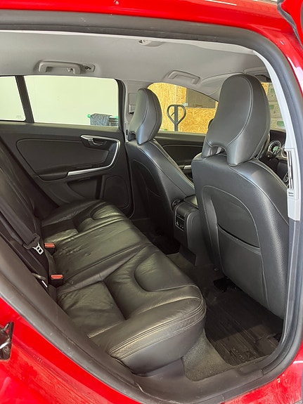 Volvo V60 4 of 4