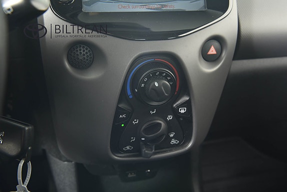 Peugeot 108 12 of 16