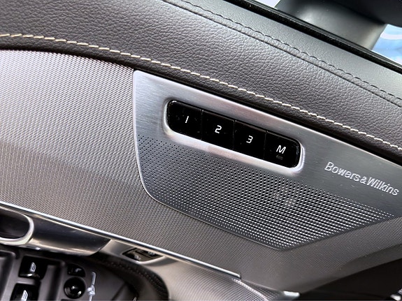 Volvo XC90 12 of 23