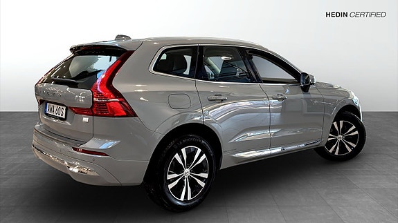 Volvo XC60 2 of 18