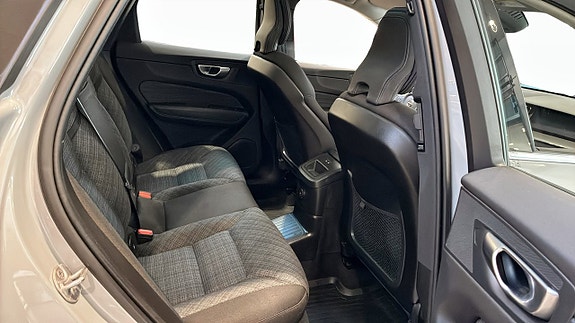 Volvo XC60 5 of 18