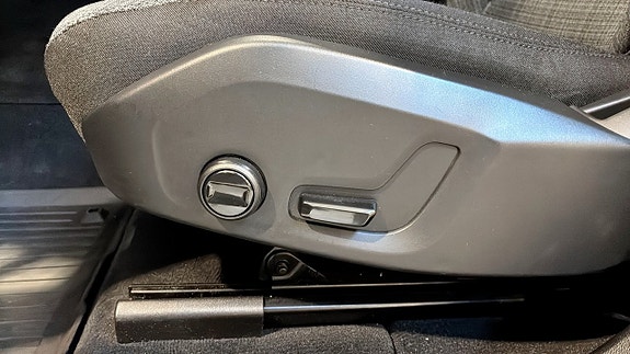 Volvo XC60 14 of 18