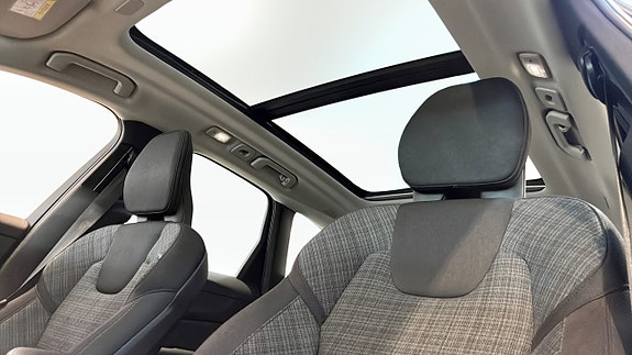 Volvo XC60 13 of 18