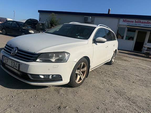 Volkswagen Passat 2 of 7