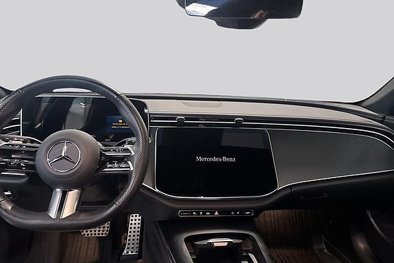 Mercedes-Benz E300 de 7 of 14