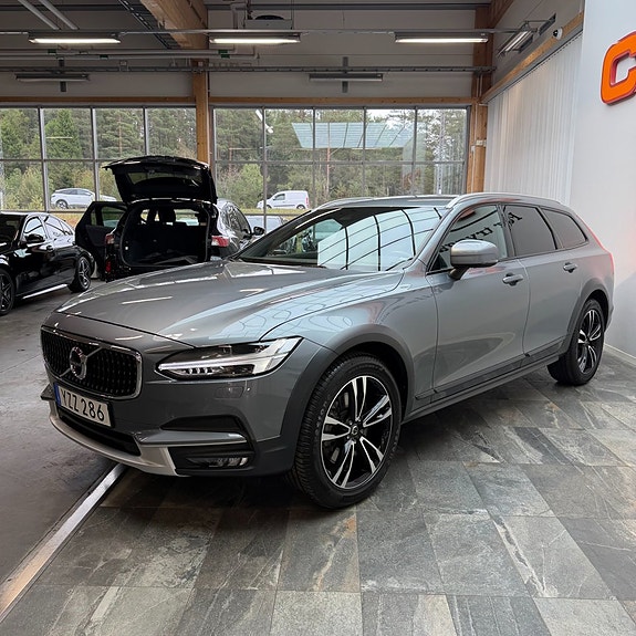 Volvo V90 Cross Country 5 of 12