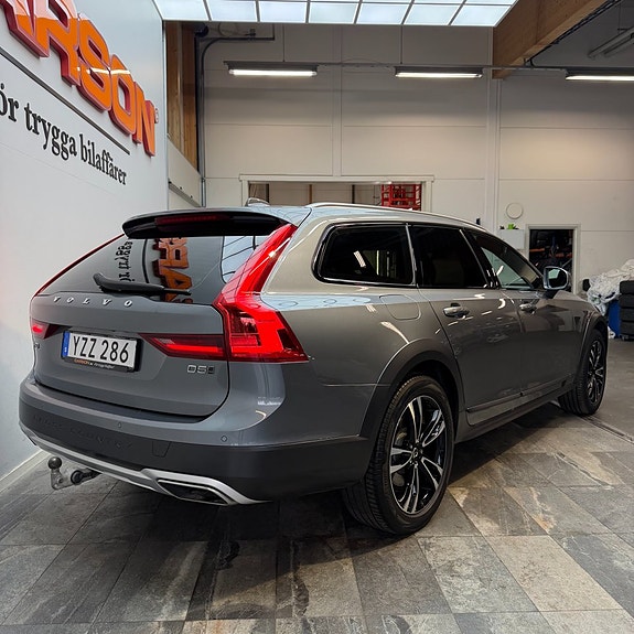 Volvo V90 Cross Country 4 of 12