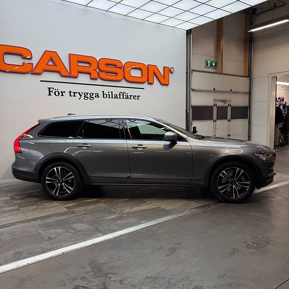 Volvo V90 Cross Country 3 of 12