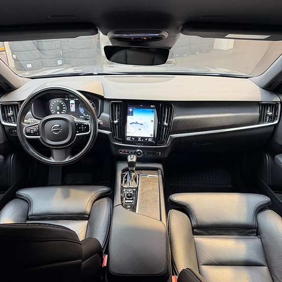 Volvo V90 Cross Country 10 of 12