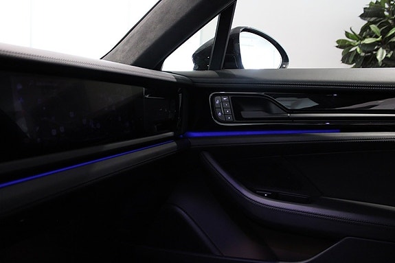Porsche Panamera 4S 12 of 18
