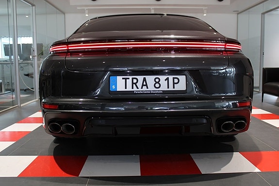 Porsche Panamera 4S 6 of 18