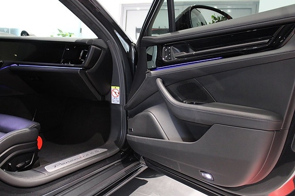 Porsche Panamera 4S 11 of 18