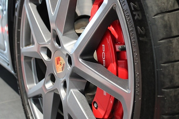 Porsche Panamera 4S 13 of 18