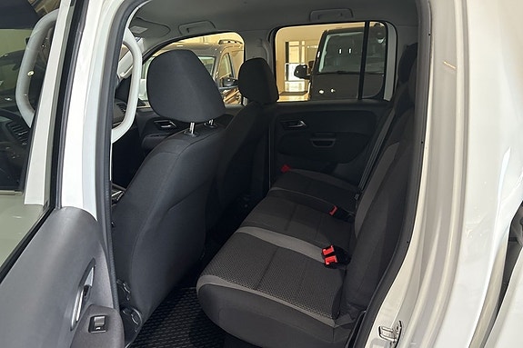 Volkswagen Amarok 15 of 15