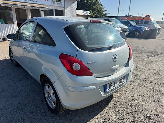 Opel Corsa 4 of 8