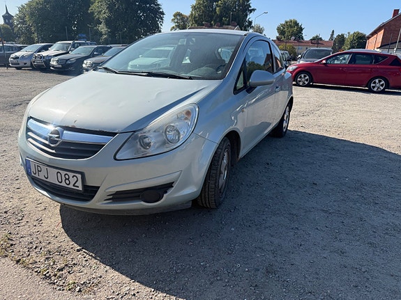 Opel Corsa 2 of 8