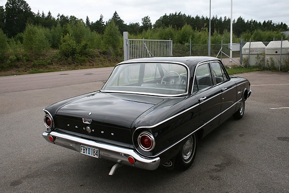 Ford Falcon 2 of 22