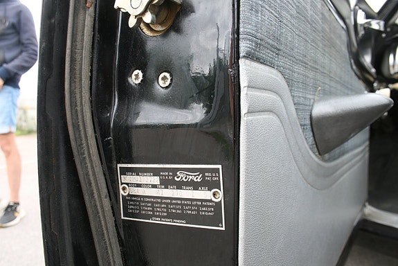 Ford Falcon 16 of 22
