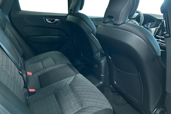 Volvo XC60 11 of 28