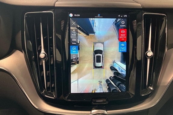 Volvo XC60 17 of 28