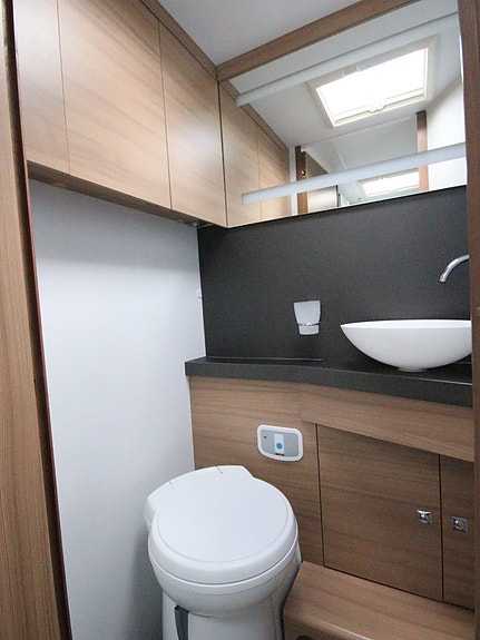 Adria Matrix Axess 670 SC (163 hk) 19 of 20