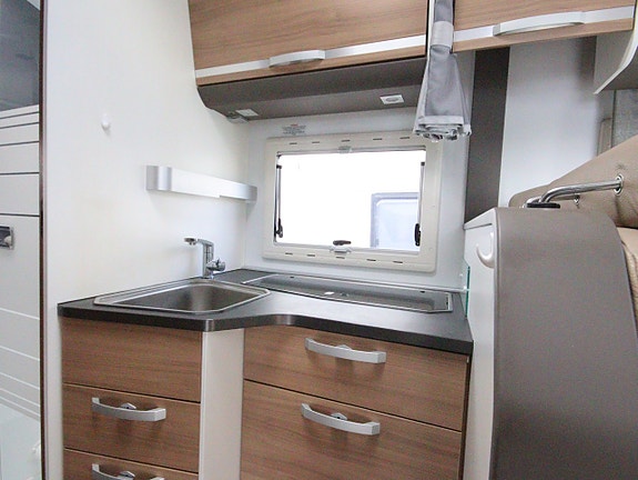 Adria Matrix Axess 670 SC (163 hk) 9 of 20