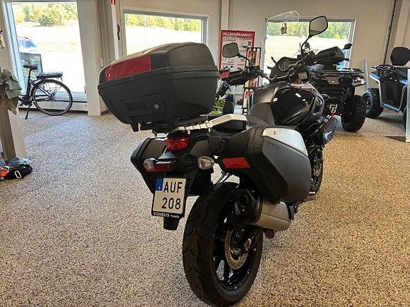 Suzuki V-Storm 1000 4 of 7