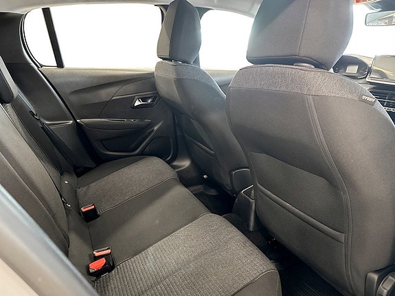 Peugeot 208 12 of 15
