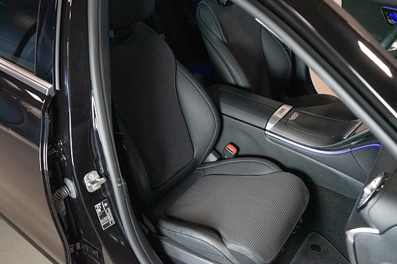 Mercedes-Benz C300 de 16 of 18