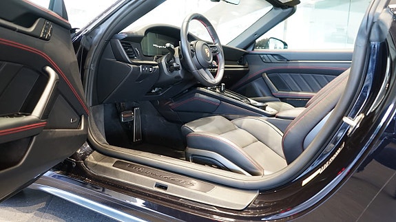 Porsche 911 8 of 9