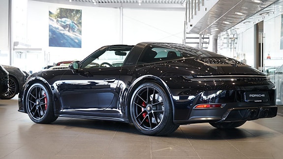 Porsche 911 2 of 9